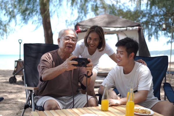 6 Tips Liburan Bersama Lansia