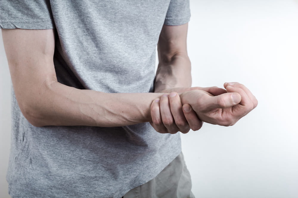 Read more about the article 5 Cara Mengatasi Kondisi Tremor