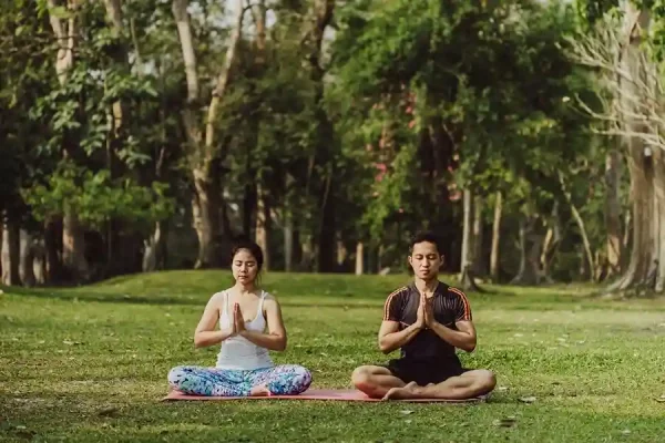 3 Manfaat Yoga untuk Kesehatan Jantung