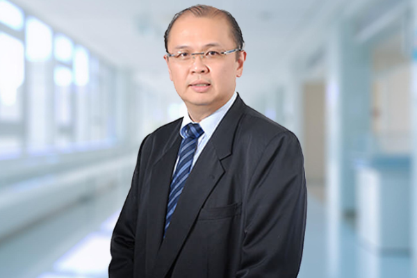 Dr. Hoe Chee Hoong: Spesialis Penyakit Dalam di Gleneagles Hospital Penang