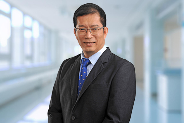 Dr. Leong Kin Wah: Spesialis Penyakit Dalam di Gleneagles Hospital Penang