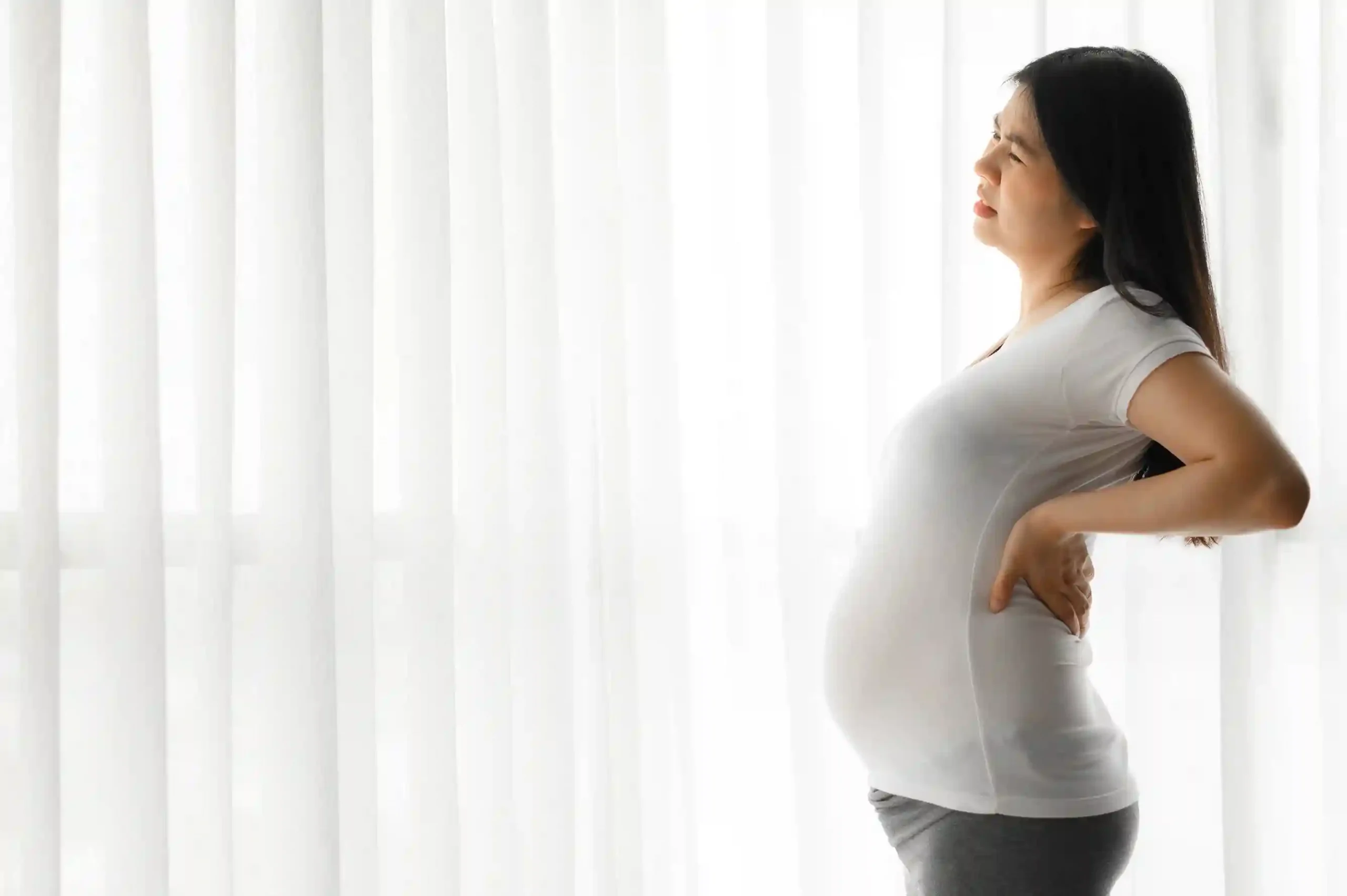 Read more about the article Skoliosis pada Wanita Hamil: Pengaruhnya pada Kesehatan dan Kehamilan Anda