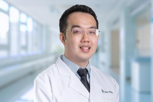 Dr. Gan Boon Chye: Top Spesialis THT di Island Hospital, Penang