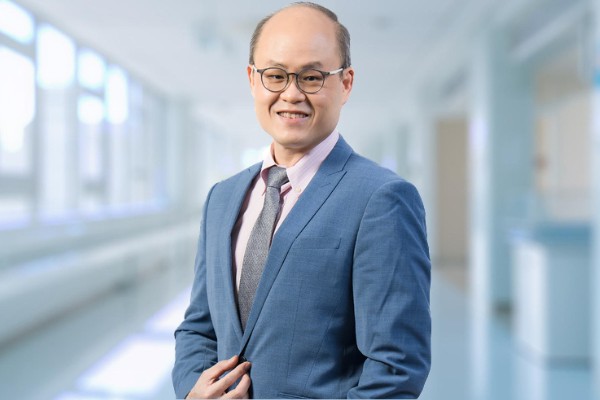 Dr. Khoo Eng Hooi: Top Dokter Spesialis Ortopedi di Gleneagles Penang