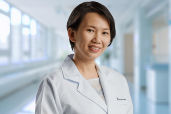 Dr. Ng Ying Fun: Top Rheumatologist di Island Hospital