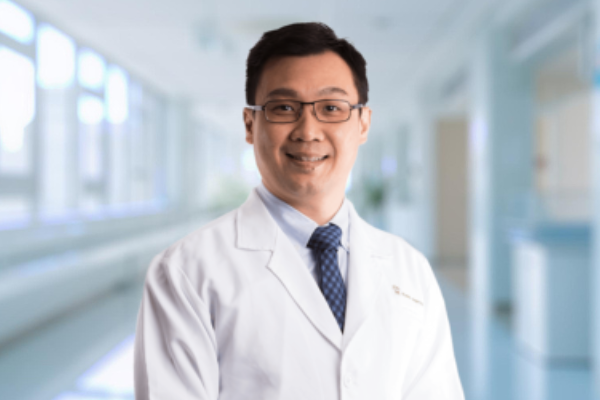 Dr. Victor Ooi Keat Jin Top Spesialis THT di Island Hospital
