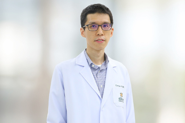 Oumyos Rattanamahattana MD, Top Dokter Operasi Plastik Thailand