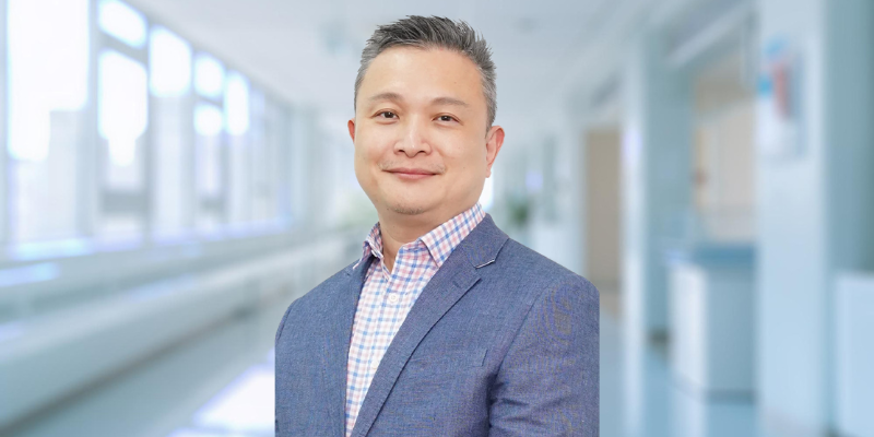 Read more about the article Dr. Lum Wan Wei: Top Dokter Onkologi di Beacon Hospital
