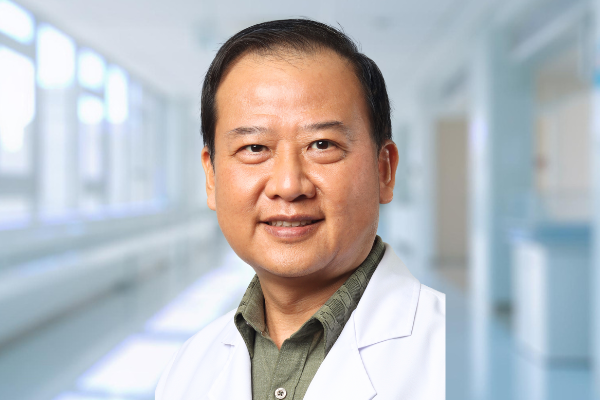 Dr. Tah Kheng Soon, Raymond: Top Ophthalmologist di Adventist Hospital