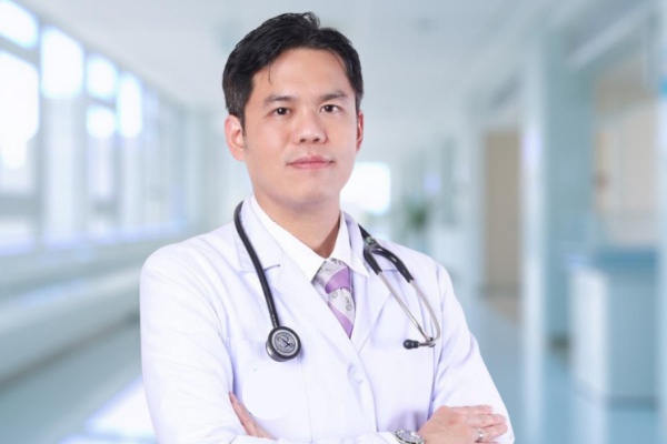 Dr. Thanyawat Sasanakietkul, Top Spesialis Bedah Kepala & Leher di Bangkok Hospital, Thailand