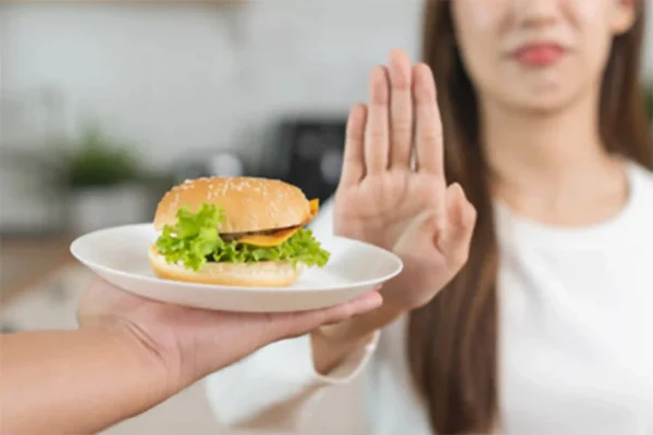 Apa Tips Menghindari Makanan Berlemak dan Berminyak untuk Penderita Kolesterol Tinggi saat Puasa?