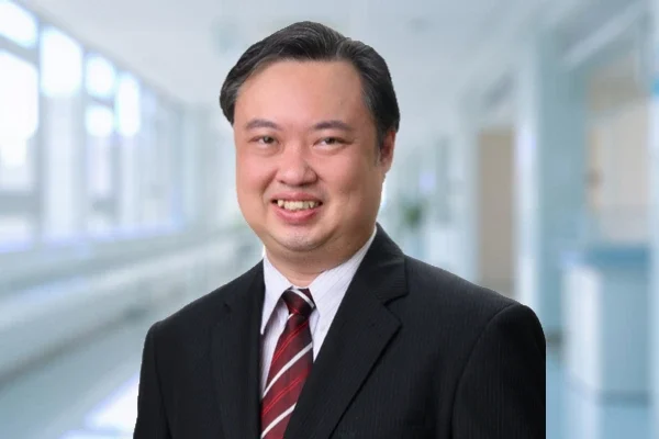 Dr. Chong Yi Chin Top Dokter Bedah Umum di Gleneagles Penang