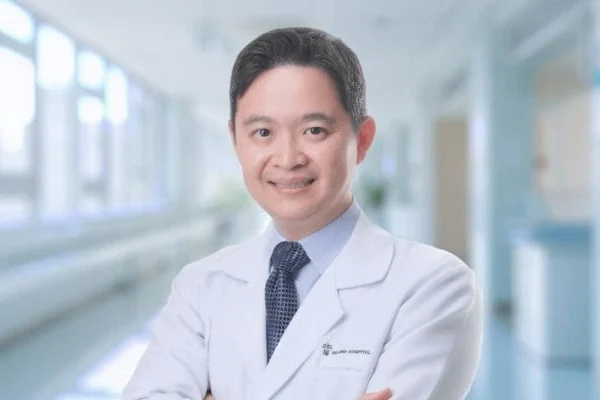 Dr. Lee Tjen Jhung, Top Dokter Jantung di Island Hospital