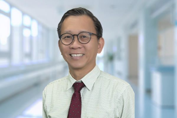 Dr. Mathew Tung Yu Yee Top Spinal Neurosurgeon di Gleneagles Hospital Singapore