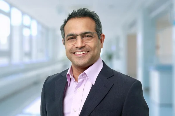Dr. Nada Sudhakaran: Top Dokter Bedah dan Urologi Anak di Pantai Hospital Kuala Lumpur