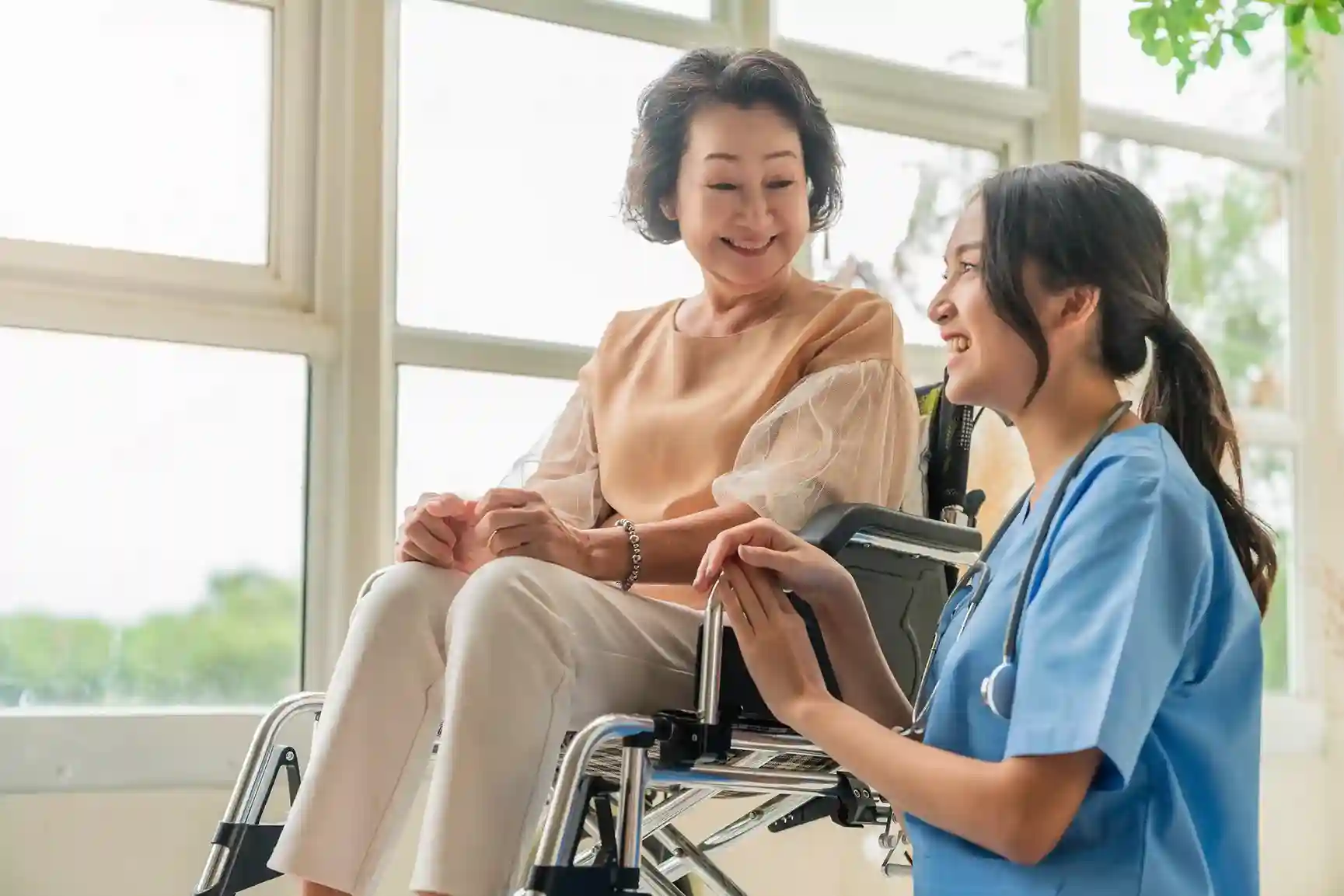 Read more about the article Ini Cara Merawat Orang Tua Lansia Menurut Dokter!