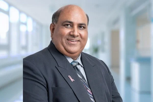 Dato’ Dr. Mohamed Ibrahim Top Onkologi Klinis di Beacon Hospital
