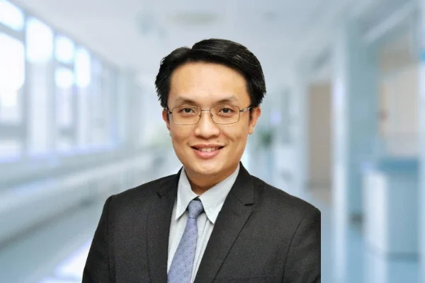 Dr. Ng Boon Huat: Rekomendasi Dokter Spesialis Kanker di Beacon Hospital Malaysia