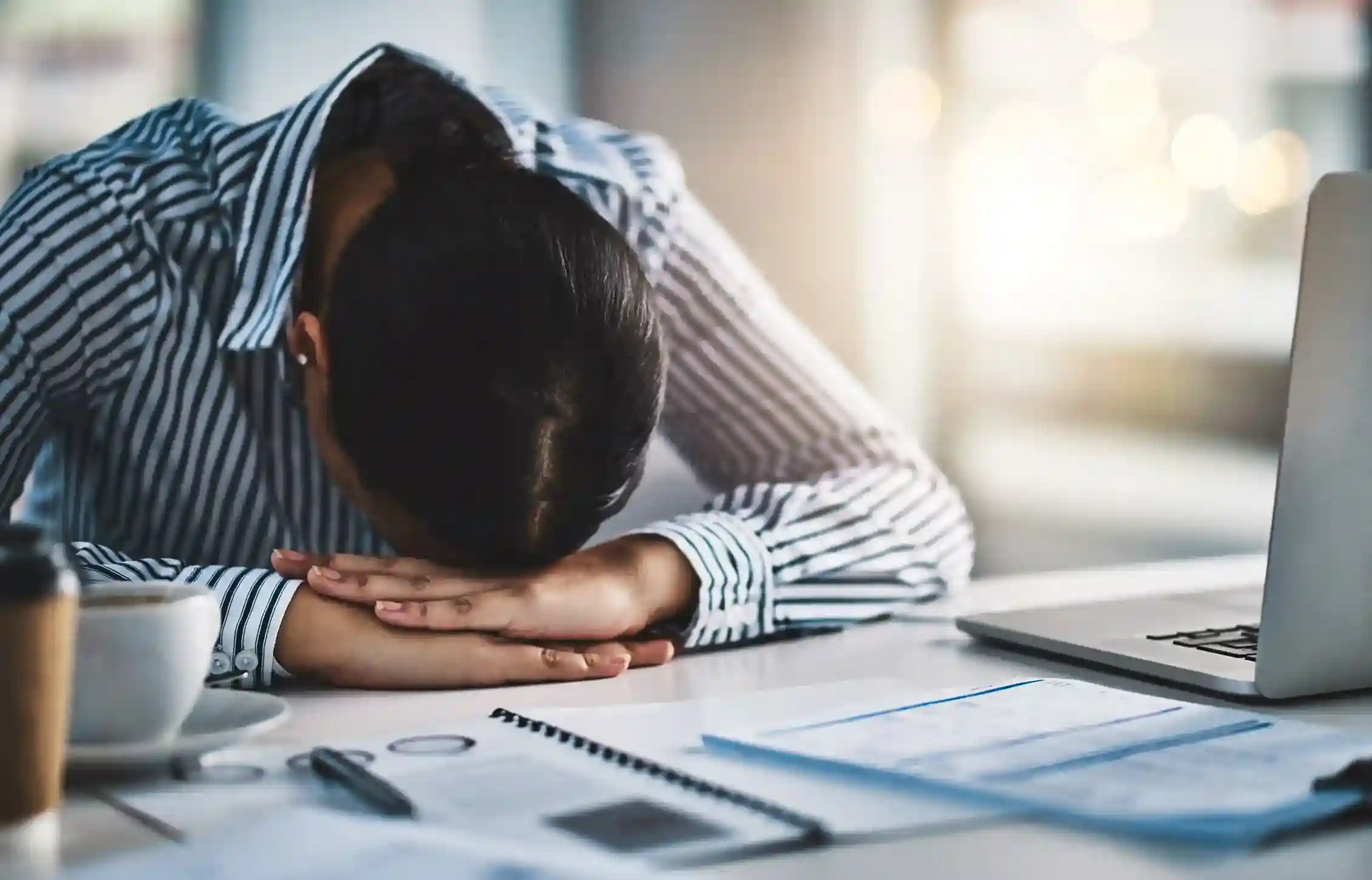 Read more about the article Apa Perbedaan Burnout dan Depresi?
