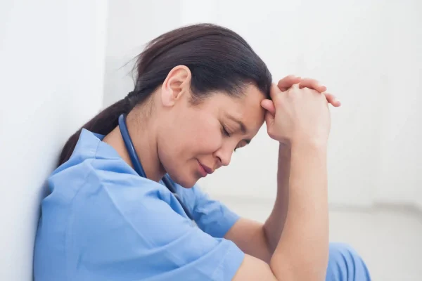 7 Cara Agar Caregiver Tidak Burnout Saat Merawat Pasien