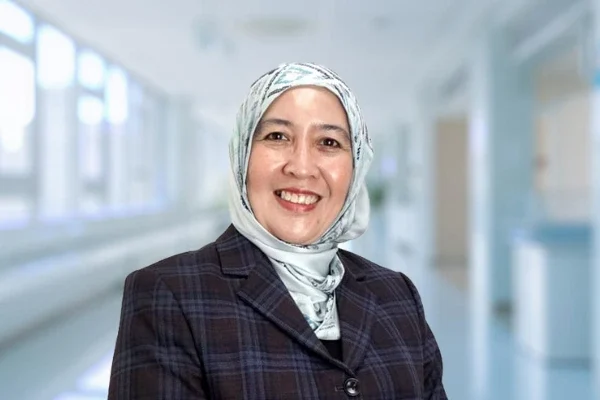 Dr. Adibah Binti Ali: Top Dokter Bedah Payudara di Timberland Medical Centre Kuching
