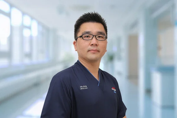 Dr. Lee Say Bob Top Dokter Urologi di Sunway Medical Centre Penang