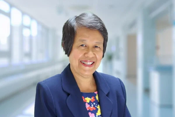 Dr. Ng Siew Eng: Top Dokter Spesialis Kandungan di Timberland Medical Centre Kuching