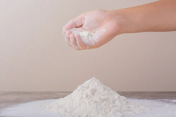 Apakah Benar Bedak Talc Menyebabkan Kanker Ovarium pada Wanita?