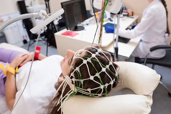 Apa Sebenarnya Deep Brain Stimulation Terapi dan Kapan Harus Dipertimbangkan?