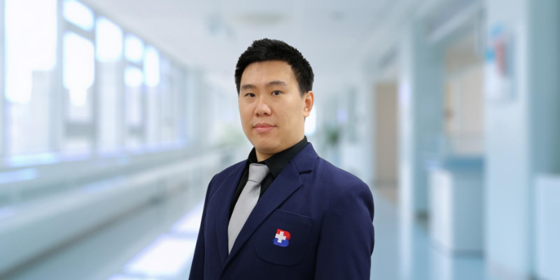 Read more about the article Dr. Padungkiat Tangpiroontham Top Dokter Bedah Jantung dan Paru di Bangkok Hospital