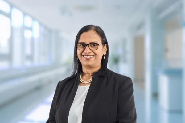 Dr. Dawn Angelia Ambrose Top Dermatologi di Pantai Hospital Kuala Lumpur
