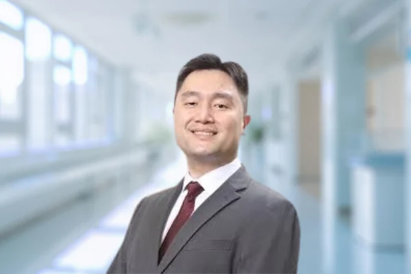 Dr. Liew Kong Yew Top Dokter THT di Prince Court Medical Centre