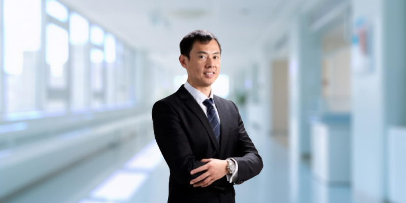 Read more about the article Dr Oh Chia Chiang Derrick Top Dokter Ortopedi di Gleneagles Medical Centre