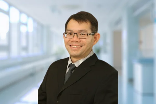 Dr Chew Huck Chin Top Spesialis Paru di Mount Elizabeth Hospital dan Gleneagles Medical Centre