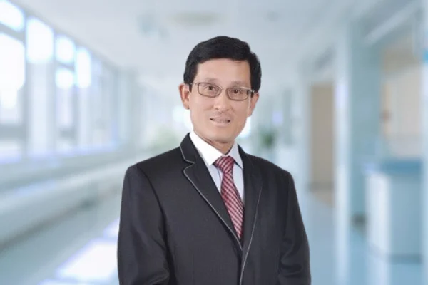 Dr Wong Yew Meng Top Dokter Mata di Pantai Hospital Melaka