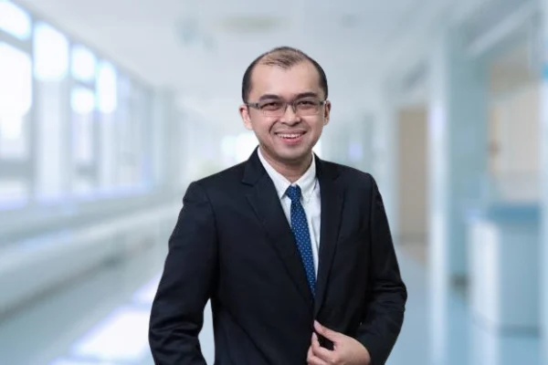 Dr Christopher Lee T Top Dokter Ginjal di Georgetown Specialist Hospital