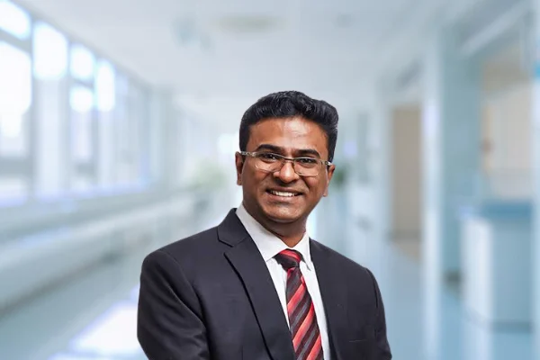 Dr Hemanth Kumar Ramasamy Top Dokter Urologi di Thomson Hospital